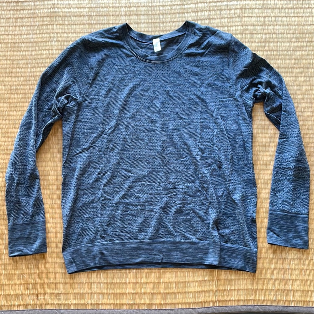 Lululemon longsleeve shirt, size 8